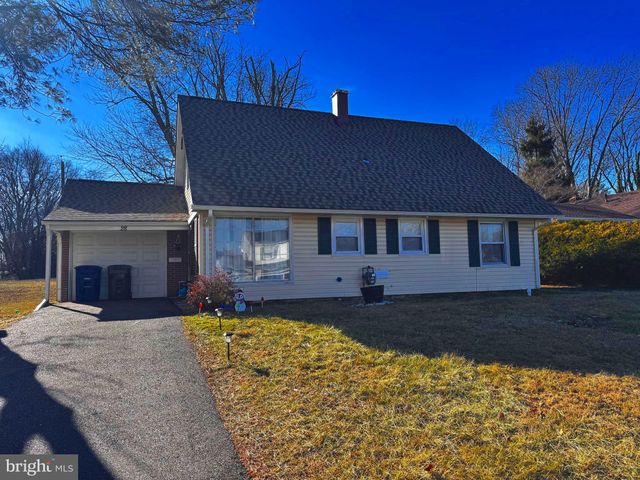 $325,000 | 28 Mosshill Lane | Willingboro