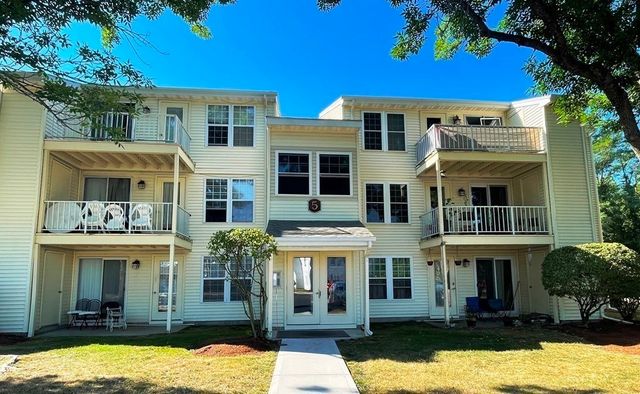 $2,300 | 5 Thoreau Court, Unit 15 | West Natick