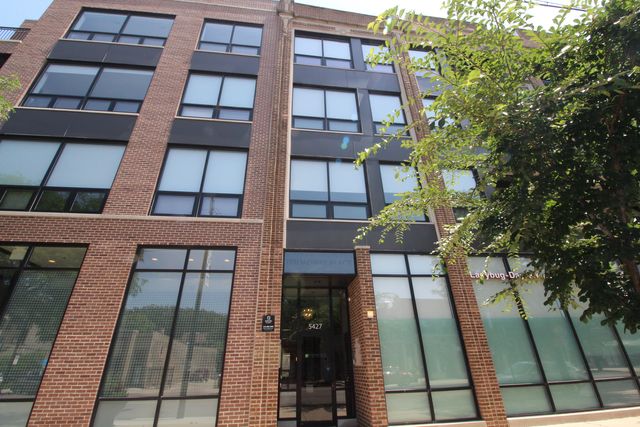 $2,460 | 5427 North Broadway, Unit 3M | Edgewater