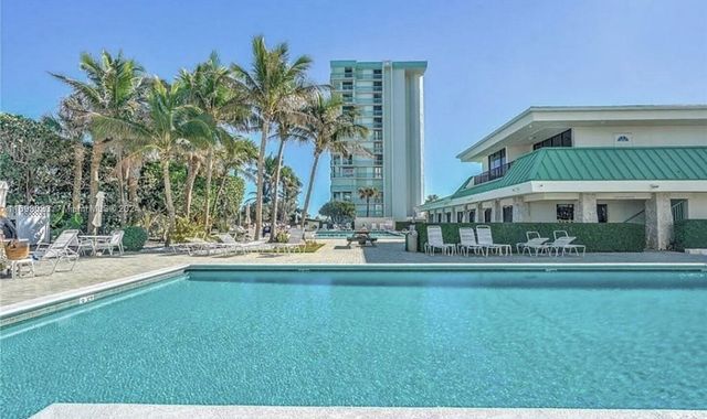 $3,900 | 9940 South Ocean Drive, Unit 109 | Hutchinson Island South