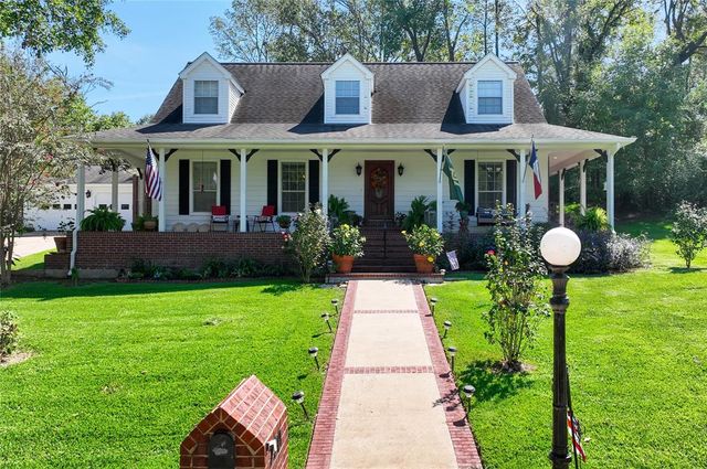 $489,900 | 220 Lake Oaks Boulevard