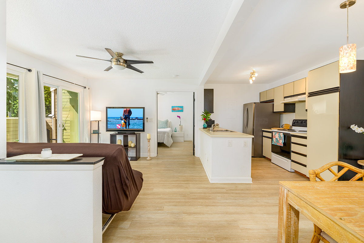 Bright sunny exposure, bamboo floors, new dual pane windows to keep it cool~