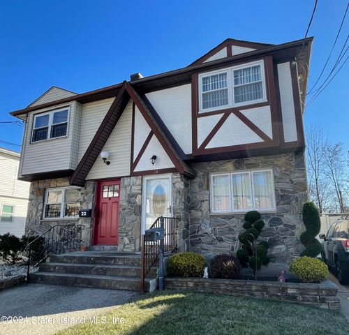 $659,900 | 24 Behan Court | New Dorp