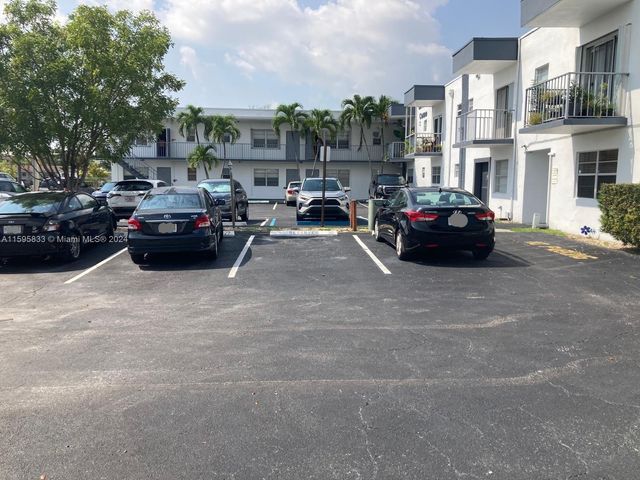 $168,999 | 30 Southeast 4th Avenue, Unit 207 | Hallandale Beach City Center