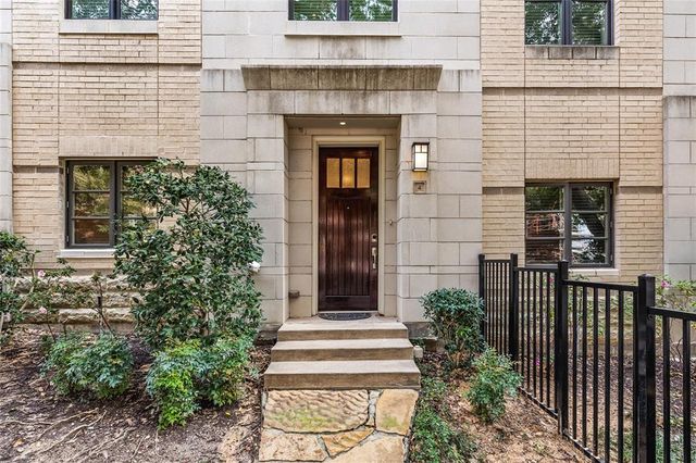 $798,500 | 3210 Carlisle Street, Unit 4 | Uptown Dallas