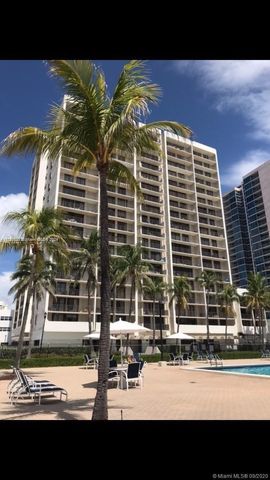 $3,200 | 2625 Collins Avenue, Unit 302 | Mid Beach