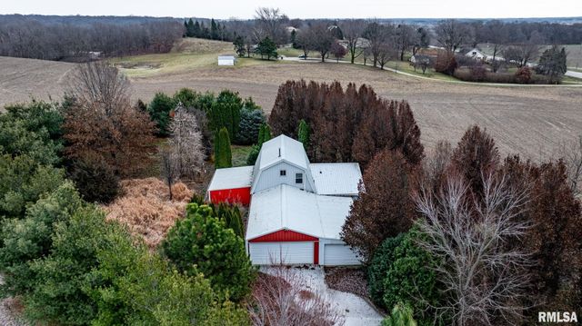 $250,000 | 8666 Frog Pond Road | Newton Township - Whiteside County