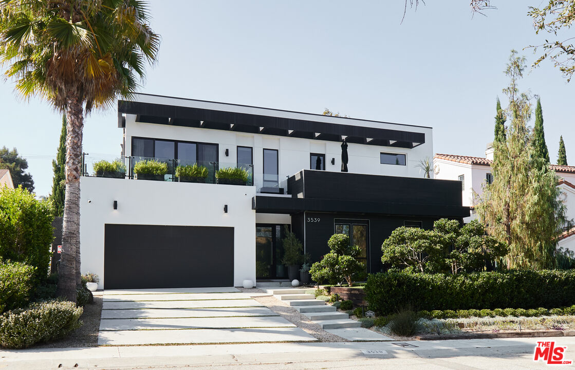 front view of house with a yard