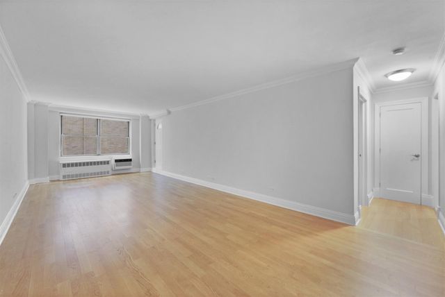 $4,725 | 210 West 89th Street, Unit 6D | Upper West Side