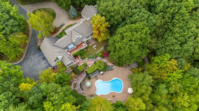 $1,850,000 | 1 Old Quarry Lane | Amherst