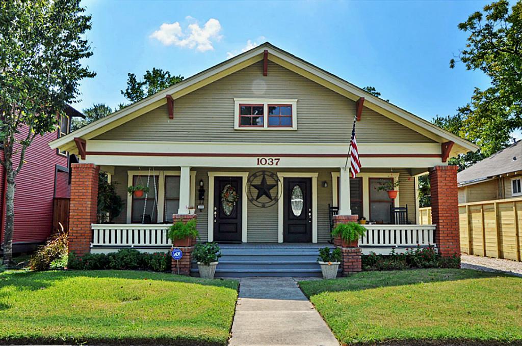 a view of a porch with a yard