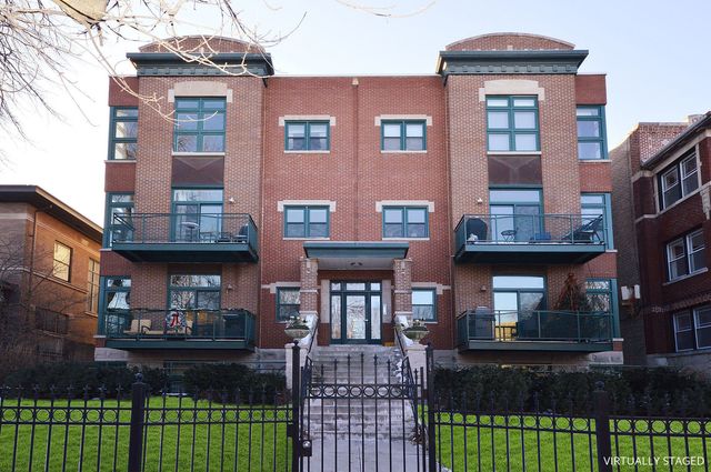 $659,000 | 4646 North Beacon Street, Unit 204 | Sheridan Park