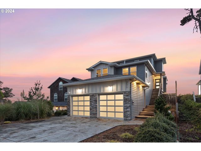 $1,789,000 | 4573 Southwest Beach Avenue | Lincoln City