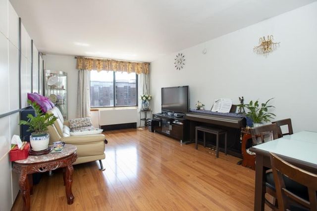 $3,900 | 300 Rector Place, Unit 8A | Battery Park City