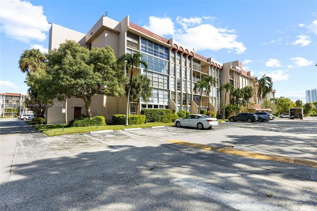 $255,000 | 2101 Atlantic Shores Boulevard, Unit 218 | Three Islands