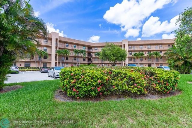 $199,999 | 10101 Sunrise Lakes Boulevard, Unit 303 | Sunrise Lakes