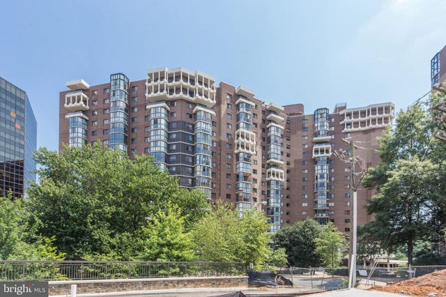 $1,150,000 | 1600 North Oak Street, Unit 810 | The Belevedere