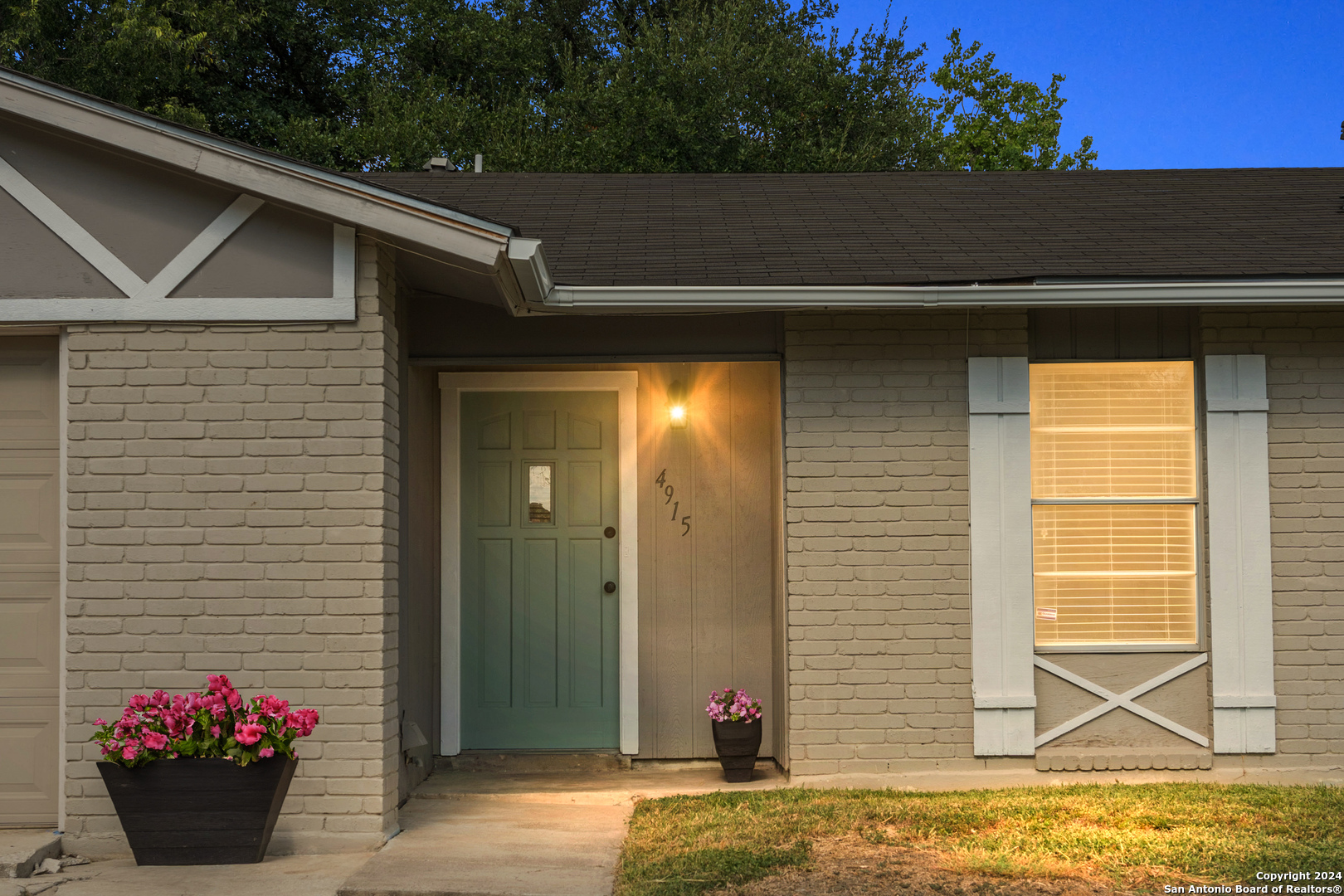 a view of house with outdoor space