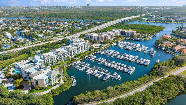 $3,190,000 | 2720 Donald Ross Road, Unit 206 | Frenchman's Creek