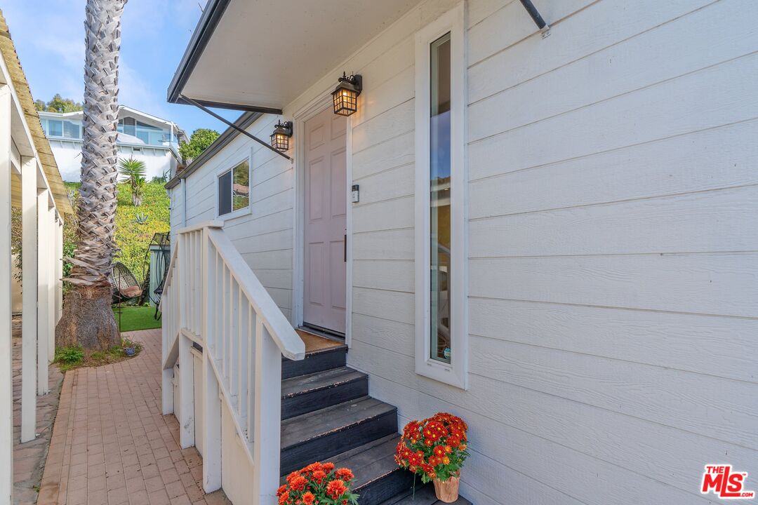 a view of entryway with stairs