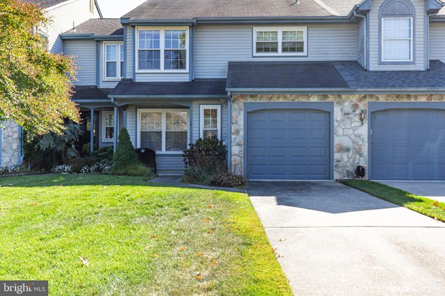 $355,000 | 8 Kenton Place | Mount Laurel