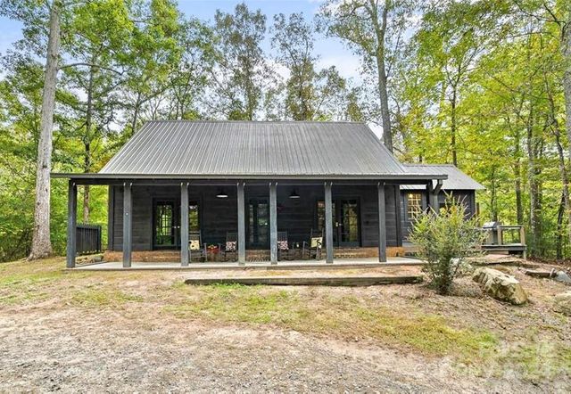 $1,590,000 | 1386 Old Pinckney Road