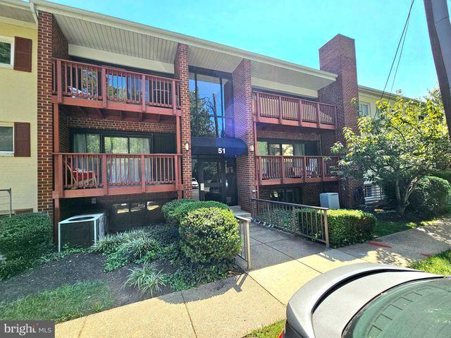 $2,600 | 51 Skyhill Road, Unit 304 | Taylor Run