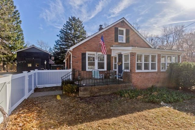 $285,000 | 25 Westford Circle | Suffield Corner