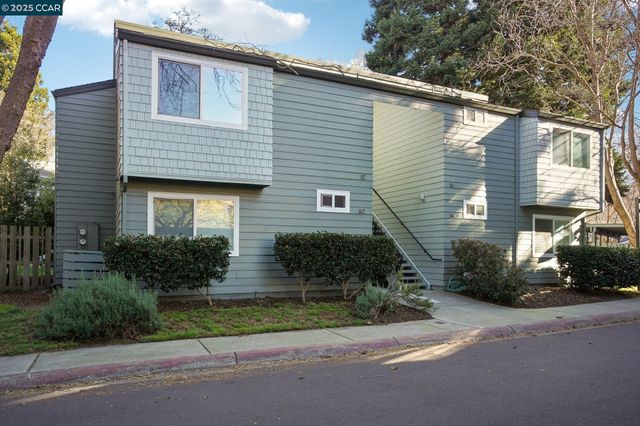 $585,000 | 32 Emery Bay Drive | Emeryville