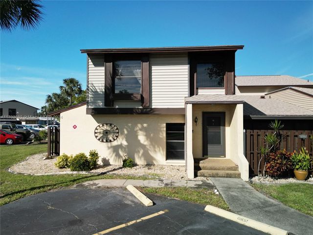 $1,950 | 1220 Southeast 6th Terrace, Unit 60 | Cape Coral