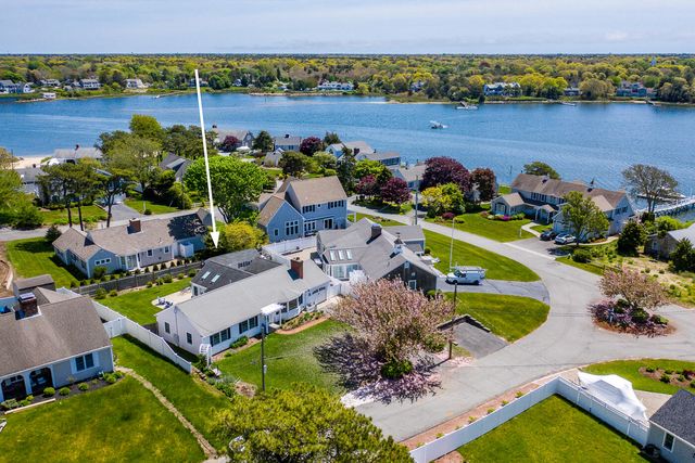 $1,099,000 | 6 Starboard Run | South Yarmouth