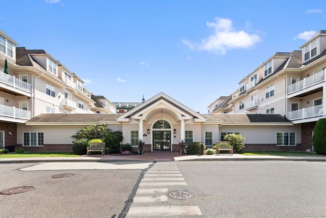 $499,900 | 237 Fern Street, Unit 404W | West Hartford