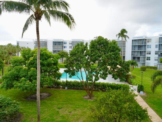 $299,000 | 198 Northwest 67th Street, Unit 304 | Boca Teeca