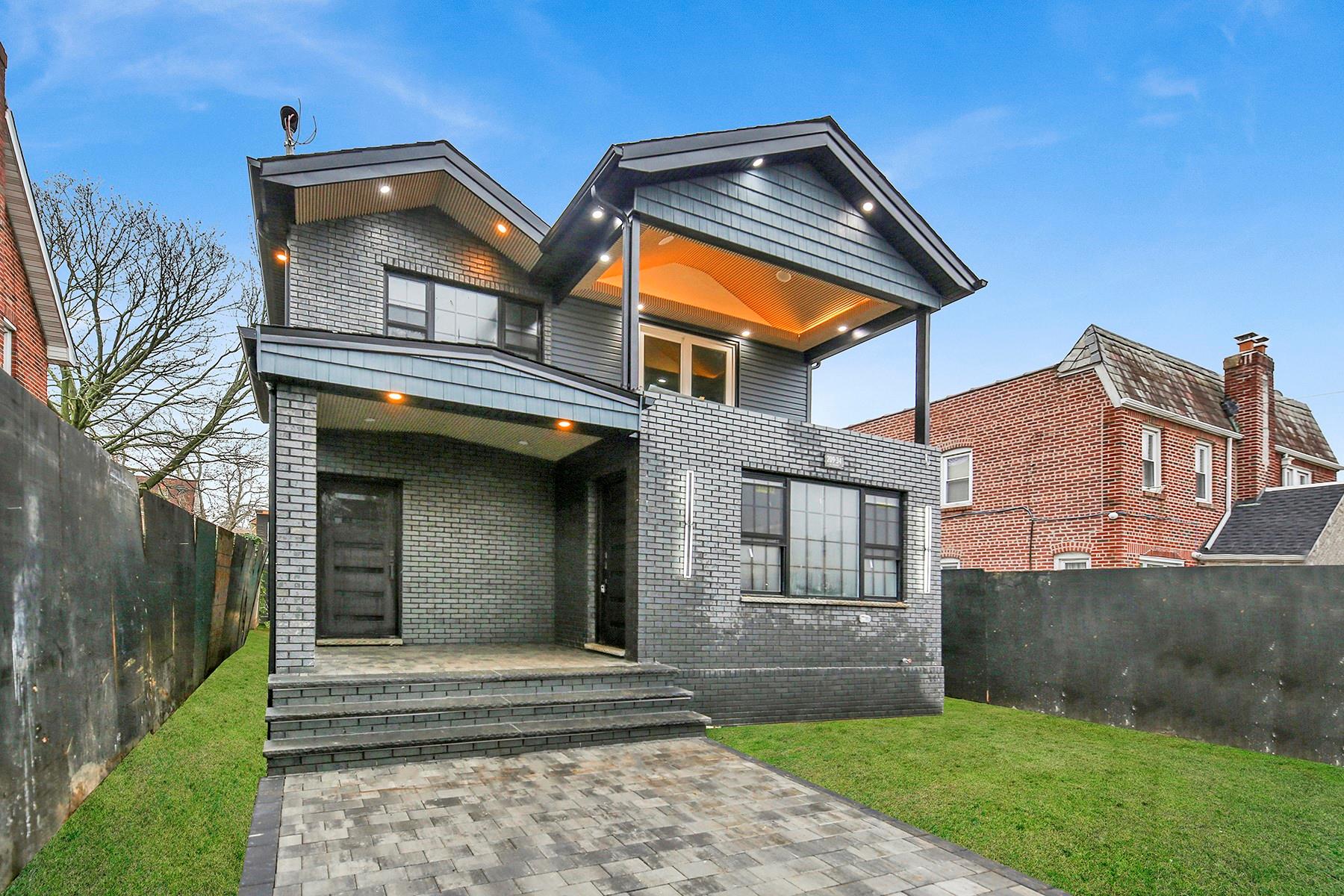 Contemporary home with a front yard