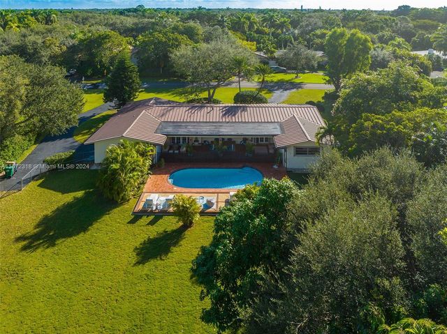 $2,690,000 | 11420 Southwest 80th Road | Pinecrest