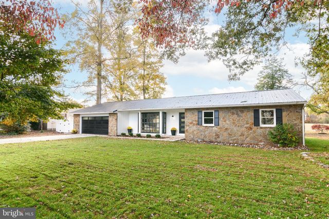 $679,500 | 115 River Bend Drive