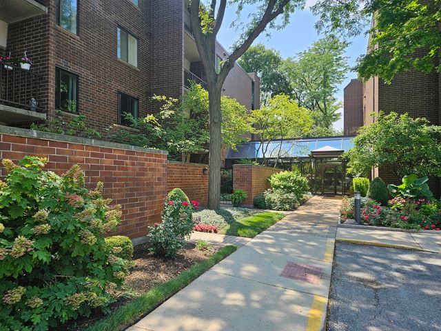 $296,000 | 2150 Bouterse Street, Unit 403 | Park Ridge