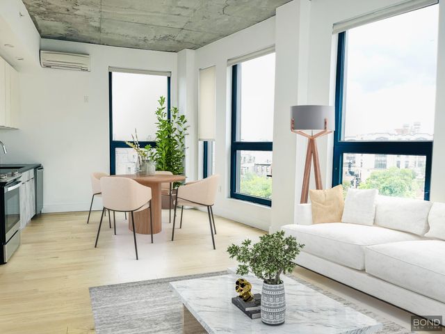 $5,800 | 312 Broadway, Unit 6C | Williamsburg