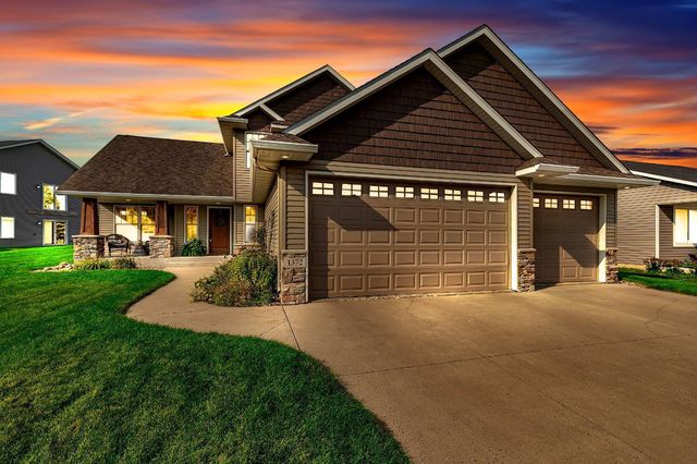 $485,000 | 1372 Southfork Drive Southeast | Hutchinson