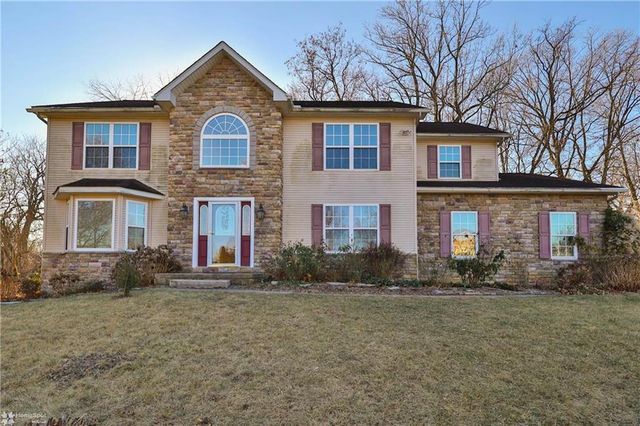 $585,000 | 140 Spring Brook Terrace | Nazareth