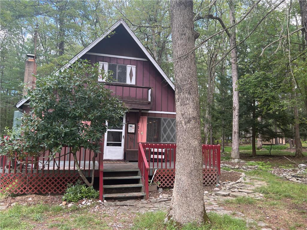 Marcel Lake Estates Chalet with seasonal lake views