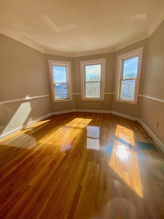 a view of empty room with window