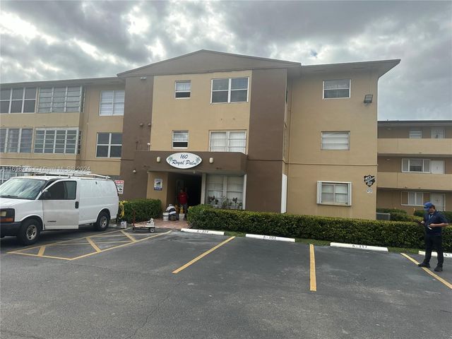 $209,000 | 160 Royal Palm Road, Unit 303 | Hialeah Gardens