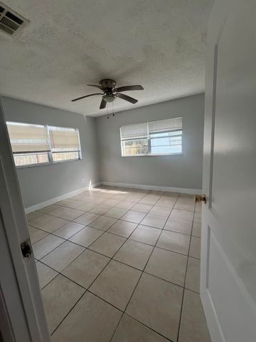 $1,500 | 3208 Louisiana Avenue, Unit 4 | Fort Pierce