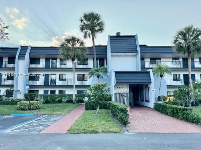 $280,000 | 4290 Deste Court, Unit 103 | Fountains of Palm Beach