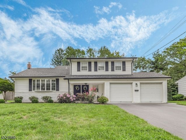 $799,900 | 202 Andover Drive | Preakness