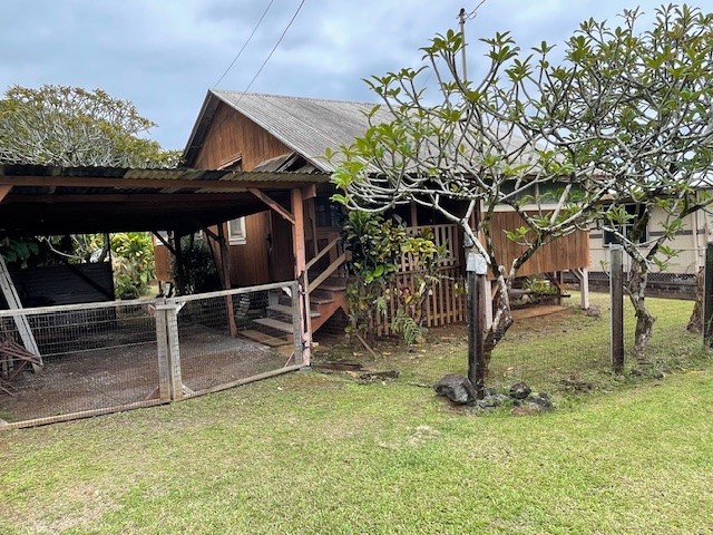 View of front of property.