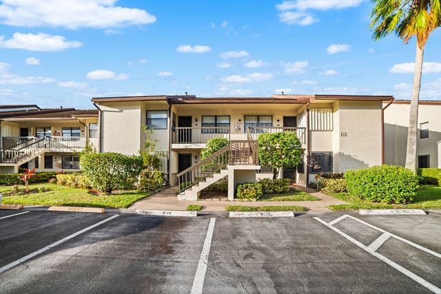 $199,900 | 7593 Tahiti Lane, Unit 106 | Lucerne Lakes