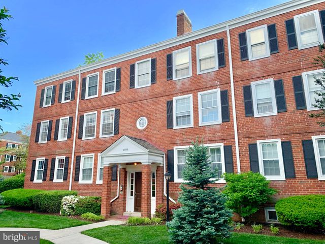 $2,250 | 2928 South Buchanan Street, Unit B1 | Fairlington Villages