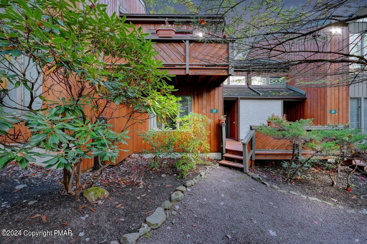 a view of a patio